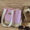 Sac de plage petite taille à rayures rouge cerises et base raphia sur le site Johanna Créations