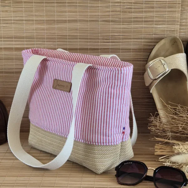 Sac de plage petite taille à rayures rouge cerises et base raphia sur le site Johanna Créations