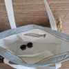Sac de plage grande taille rayures vertes et base raphia vue de l'intérieur sur le site Johanna Créations