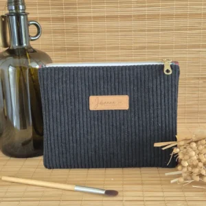 Trousse plate velours côtelé noir sur le site Johanna Créations