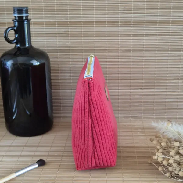 Trousse triangle en velours côtelé rouge 4 Trousse triangle en velours côtelé rouge sur le site Johanna Créations