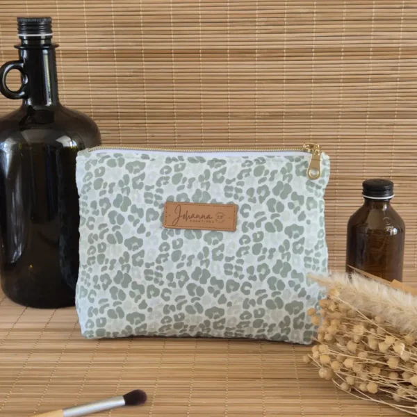Trousse triangle graou vert 2 Trousse triangle à motifs léopard ou graou vert sur le site Johanna Créations
