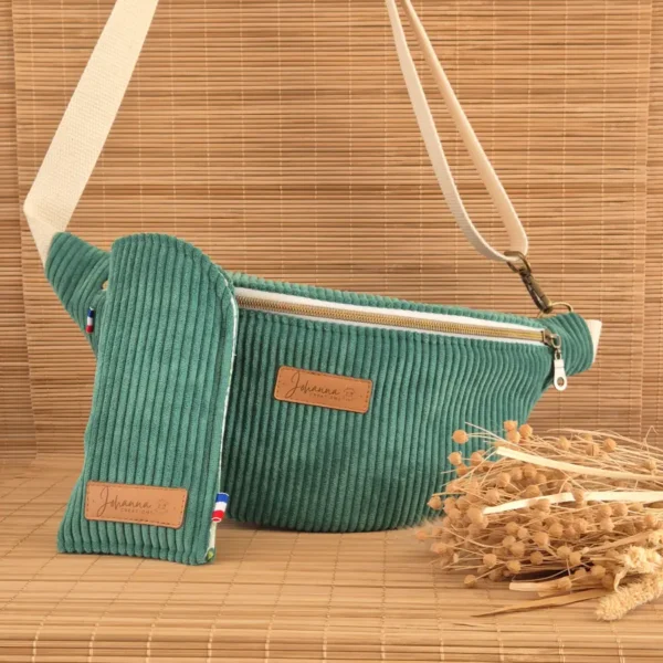 Etui à lunettes vert basilic 6 Ensemble banane et étui à lunettes en velours côtelé vert basilic sur le site Johanna Créations