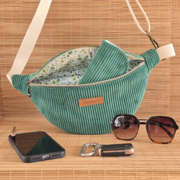 Sac banane en velours côtelé vert basilic 2 Sac banane velours côtelé vert basilic ouvert, doublure fleurie sur le site Johanna Créations